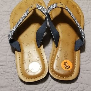 Nautica flip flops